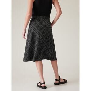 Athleta Striped Skirt Sz 12 Pockets Drawstring Waist Casual Athletic Travel